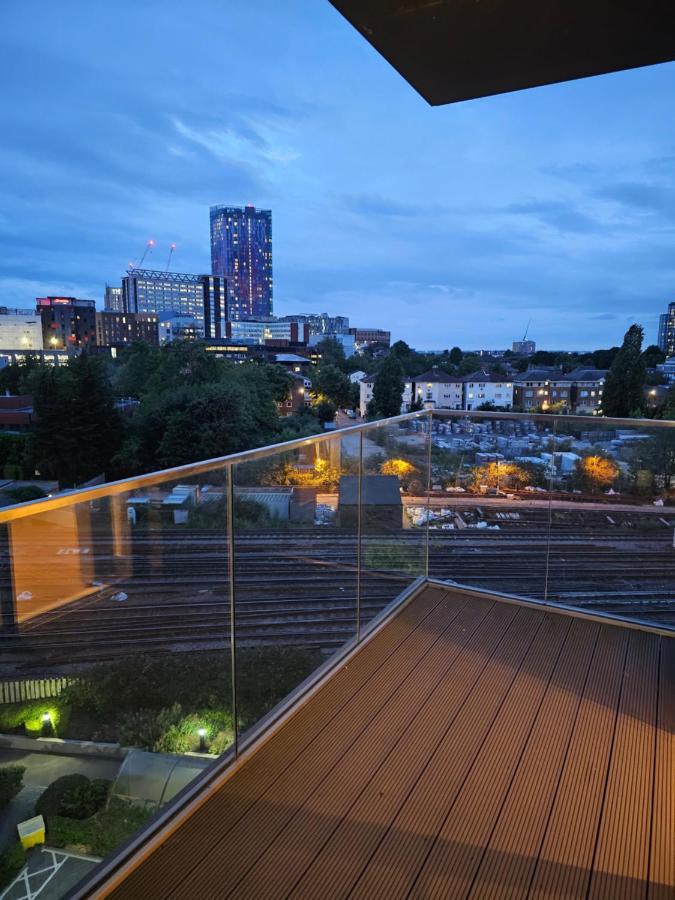 Santina Apartments Croydon Buitenkant foto